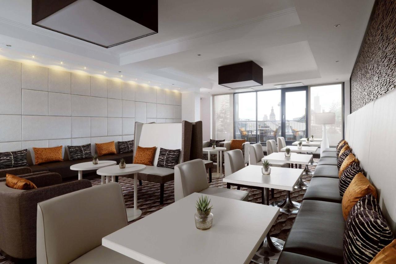 Cologne Marriott Hotel Екстериор снимка The lounge at the airport