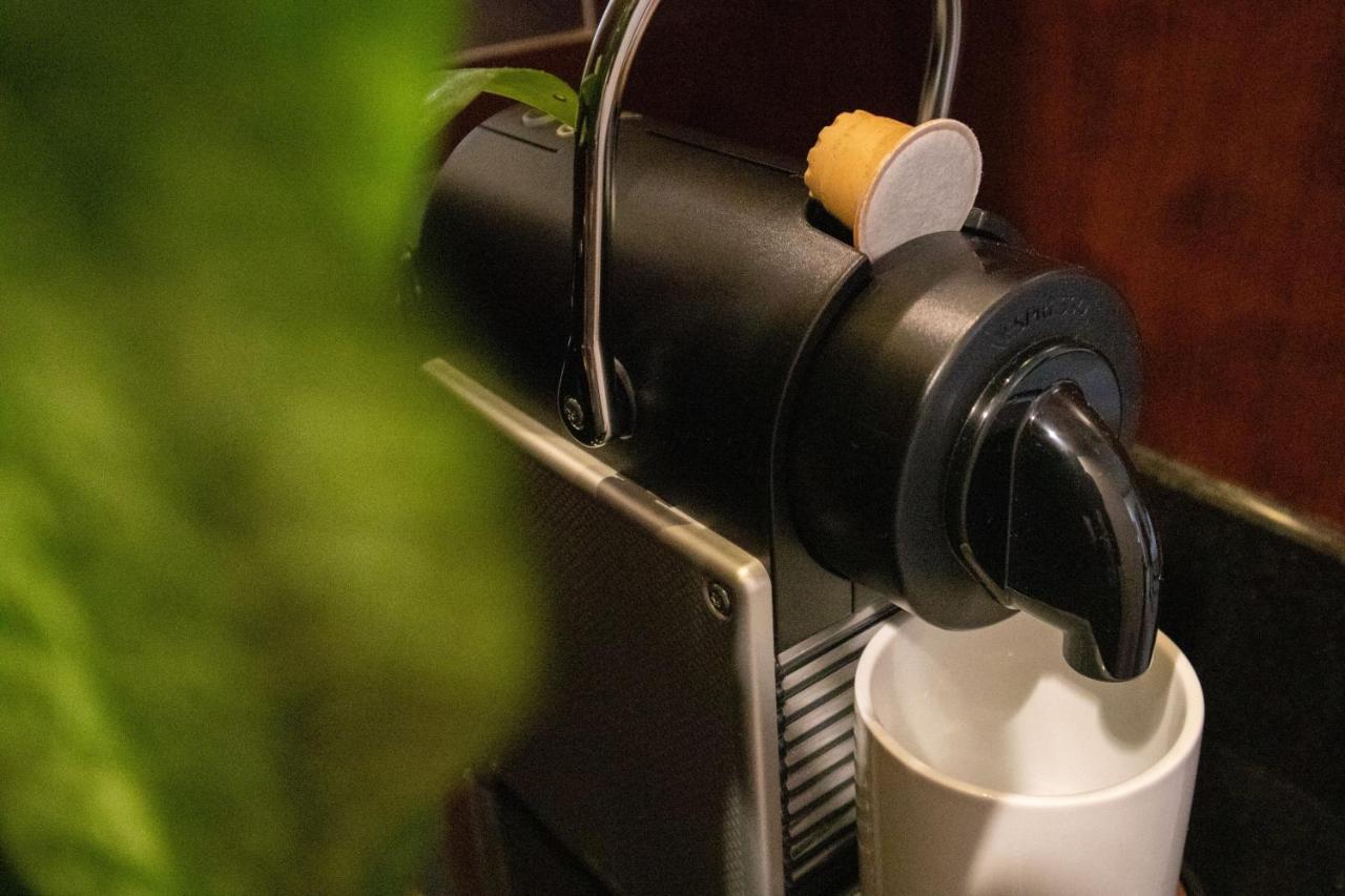 Cologne Marriott Hotel Екстериор снимка A Nespresso machine