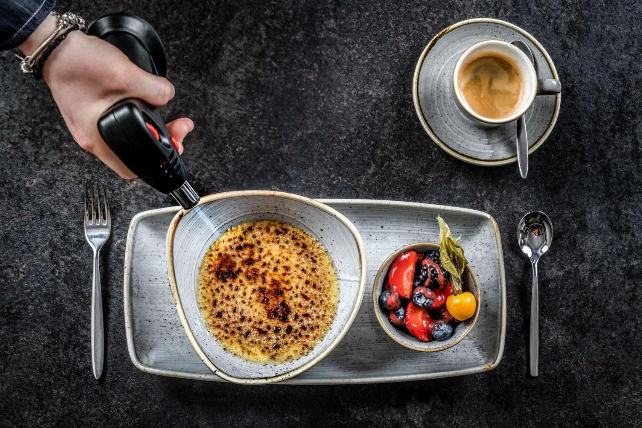 Cologne Marriott Hotel Екстериор снимка Crème brûlée