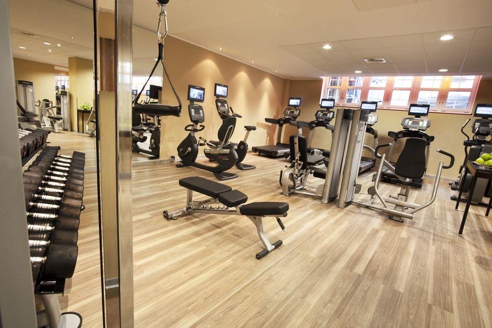 Cologne Marriott Hotel Екстериор снимка A gym at a hotel