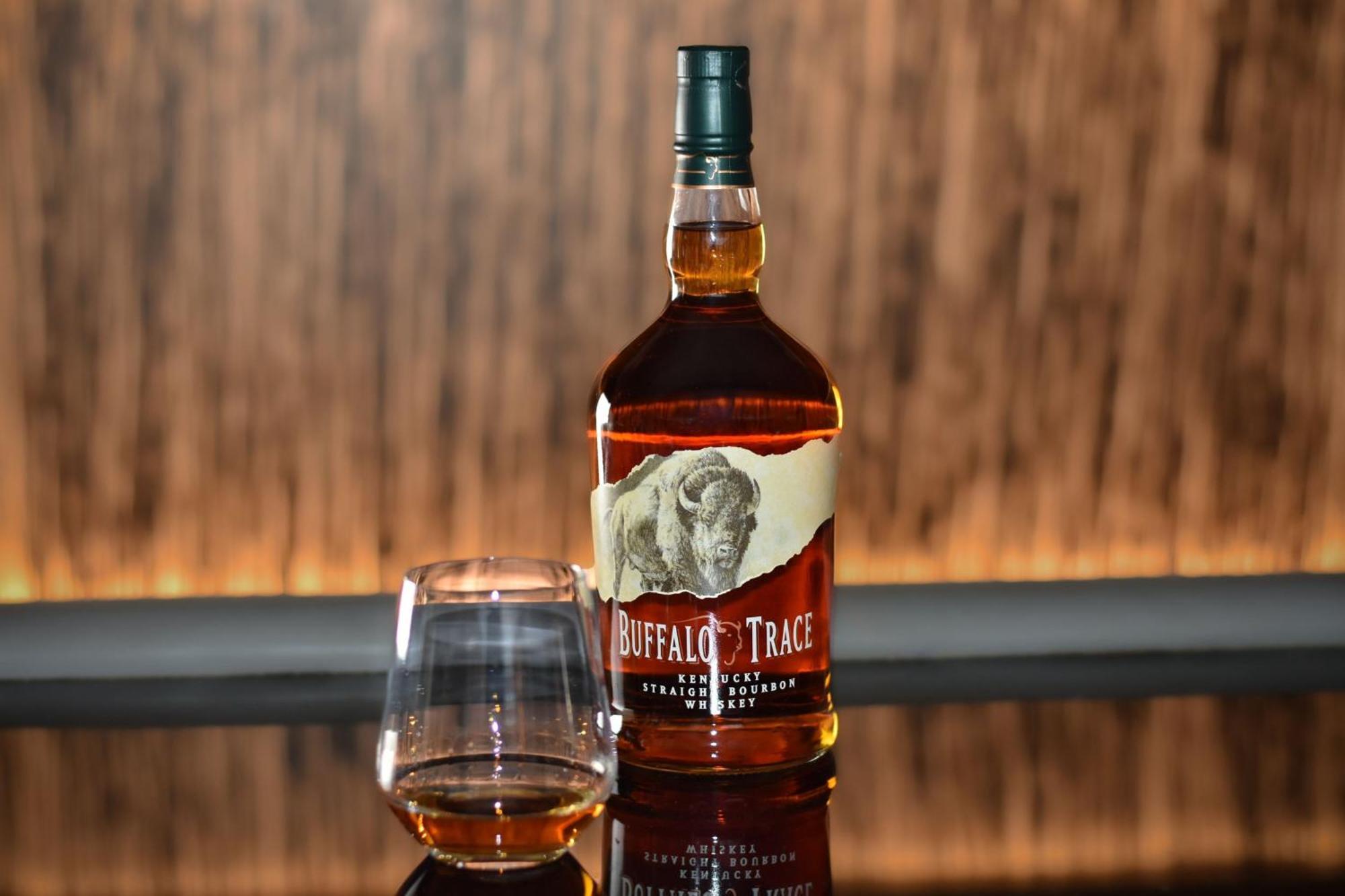 Cologne Marriott Hotel Екстериор снимка Buffalo Trace Bourbon